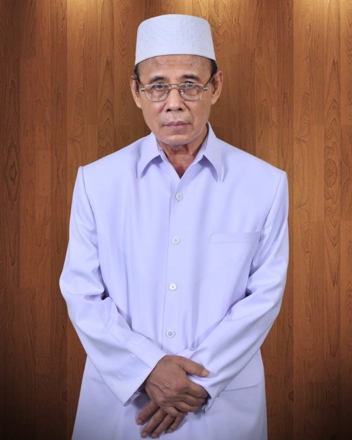 Syaikhuna Mudlofir Syafii